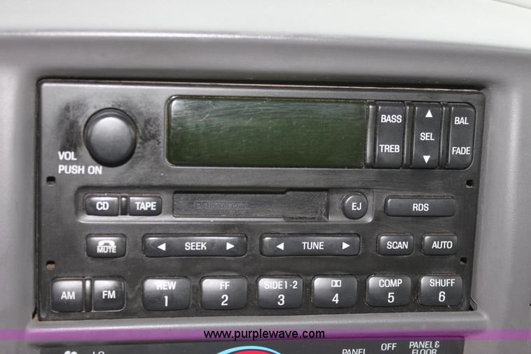 image for item D7514 2001 Ford Expedition XLT SUV