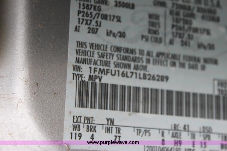 image for item D7514 2001 Ford Expedition XLT SUV