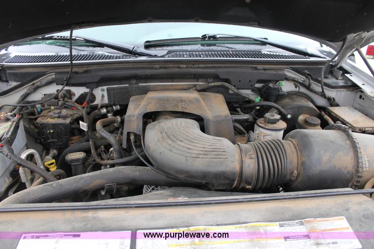 image for item D7514 2001 Ford Expedition XLT SUV