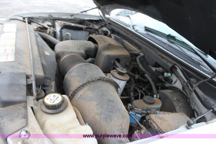 image for item D7514 2001 Ford Expedition XLT SUV