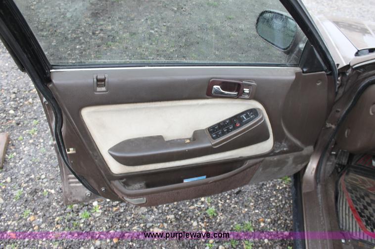 image for item D7515 1991 Honda Accord LX