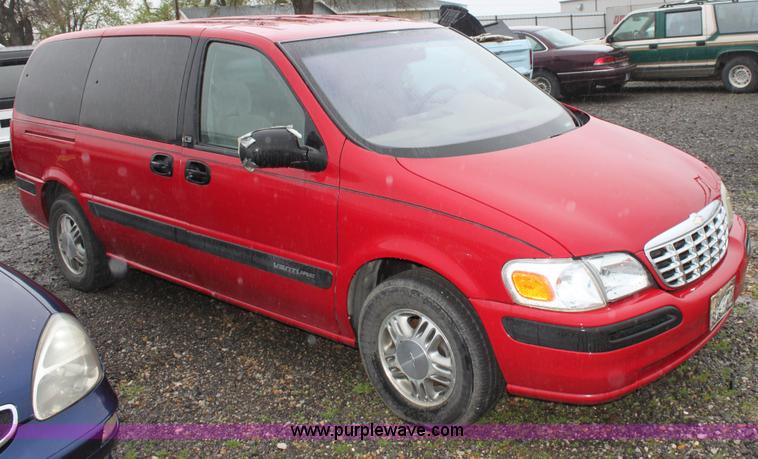 image for item D7516 1997 Chevrolet Venture mini van