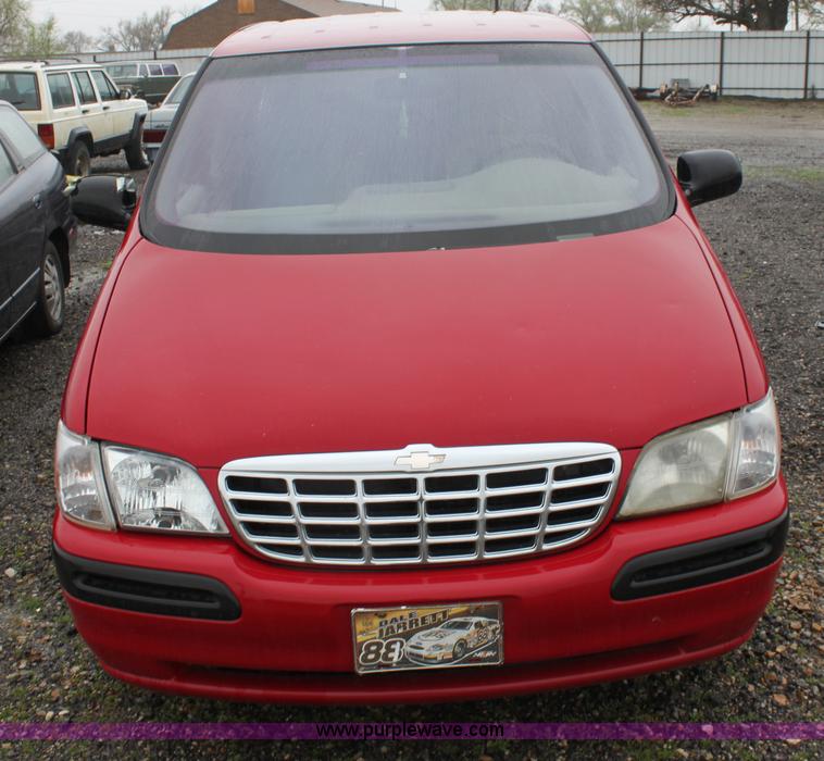image for item D7516 1997 Chevrolet Venture mini van