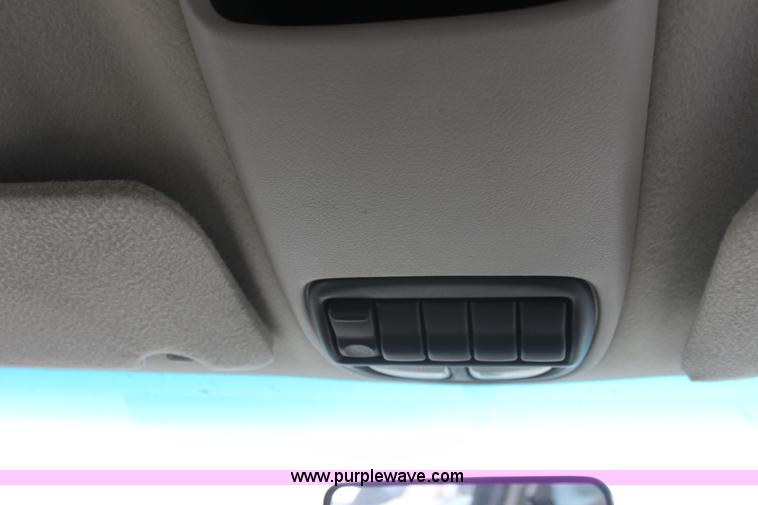 image for item D7516 1997 Chevrolet Venture mini van