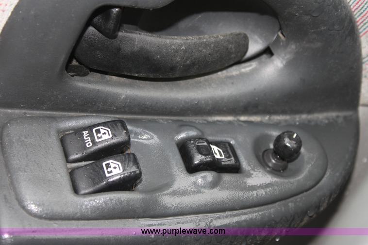 image for item D7516 1997 Chevrolet Venture mini van