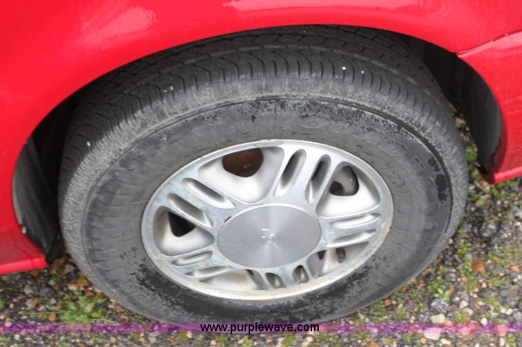 image for item D7516 1997 Chevrolet Venture mini van