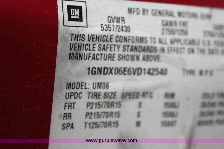 image for item D7516 1997 Chevrolet Venture mini van
