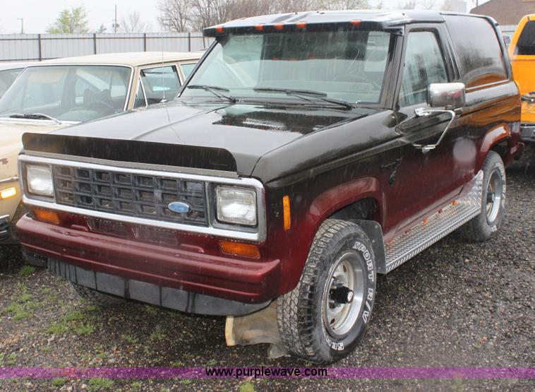 image for item D7519 1984 Ford Bronco II SUV