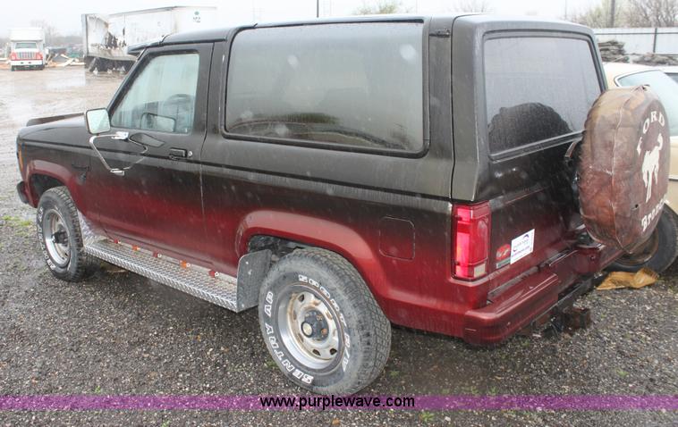 image for item D7519 1984 Ford Bronco II SUV