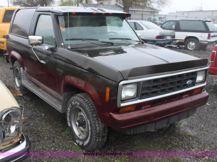 image for item D7519 1984 Ford Bronco II SUV