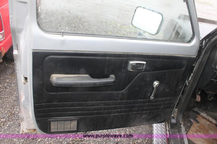 image for item D7519 1984 Ford Bronco II SUV