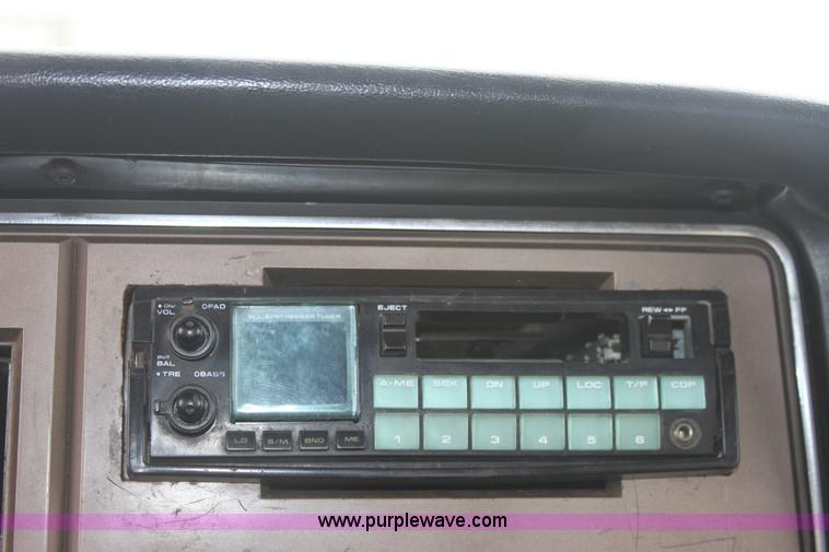 image for item D7519 1984 Ford Bronco II SUV