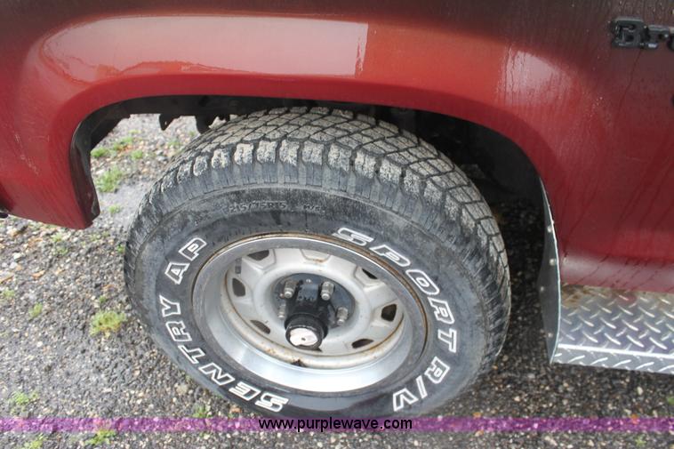 image for item D7519 1984 Ford Bronco II SUV