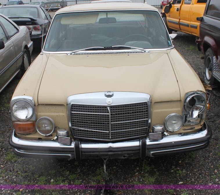 image for item D7520 1973 Mercedes Benz 280C