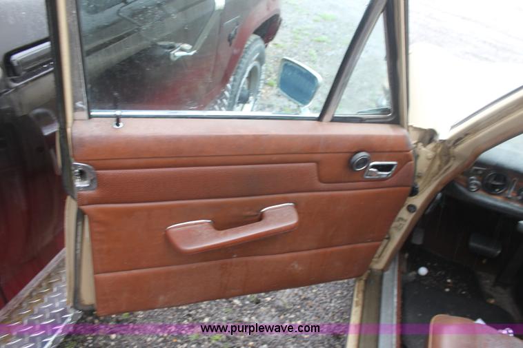image for item D7520 1973 Mercedes Benz 280C