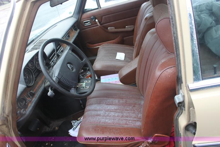image for item D7520 1973 Mercedes Benz 280C