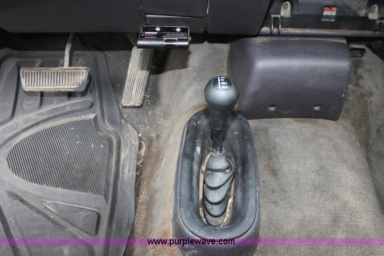 image for item D7677 1998 Dodge Ram 1500 SLT quad cab pickup truck