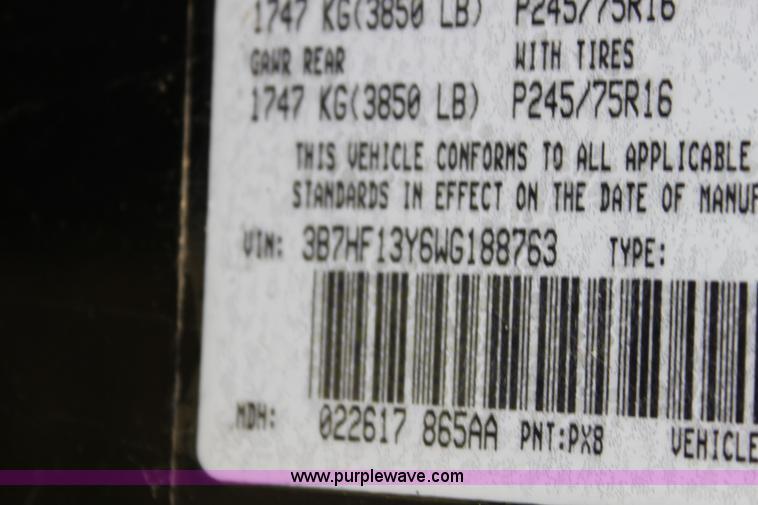 image for item D7677 1998 Dodge Ram 1500 SLT quad cab pickup truck