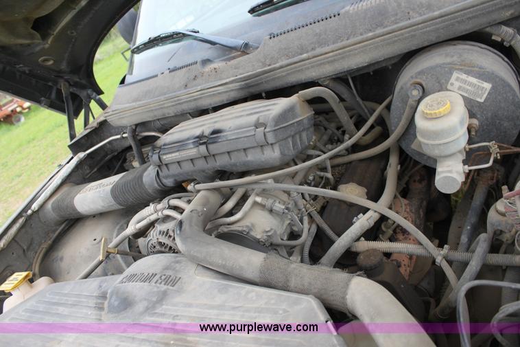 image for item D7677 1998 Dodge Ram 1500 SLT quad cab pickup truck