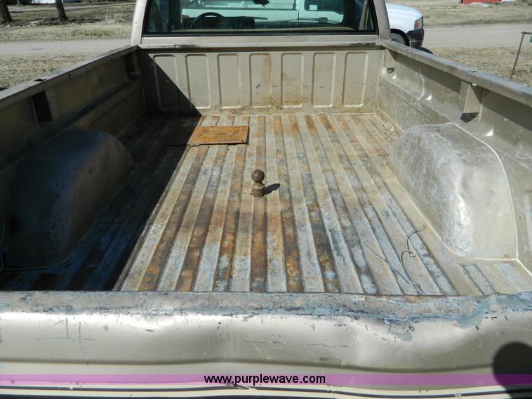 image for item D8916 1988 Chevrolet K2500 pickup truck