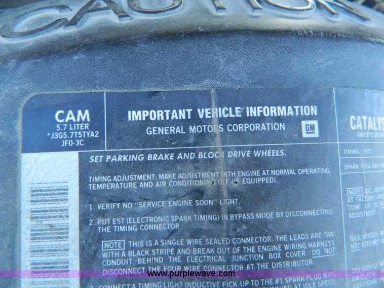 image for item D8916 1988 Chevrolet K2500 pickup truck