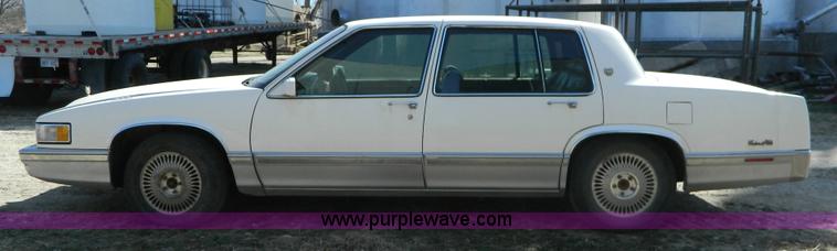 image for item D8926 1992 Cadillac DeVille