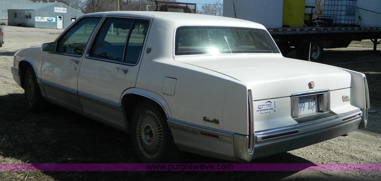 image for item D8926 1992 Cadillac DeVille