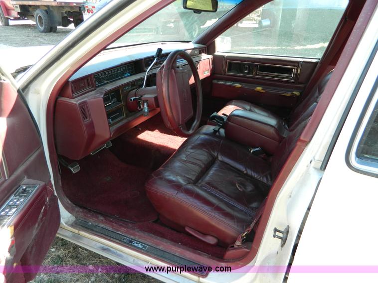 image for item D8926 1992 Cadillac DeVille