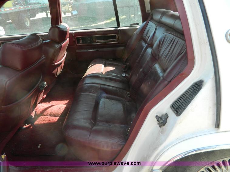 image for item D8926 1992 Cadillac DeVille