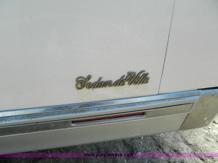 image for item D8926 1992 Cadillac DeVille
