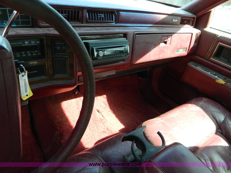 image for item D8926 1992 Cadillac DeVille