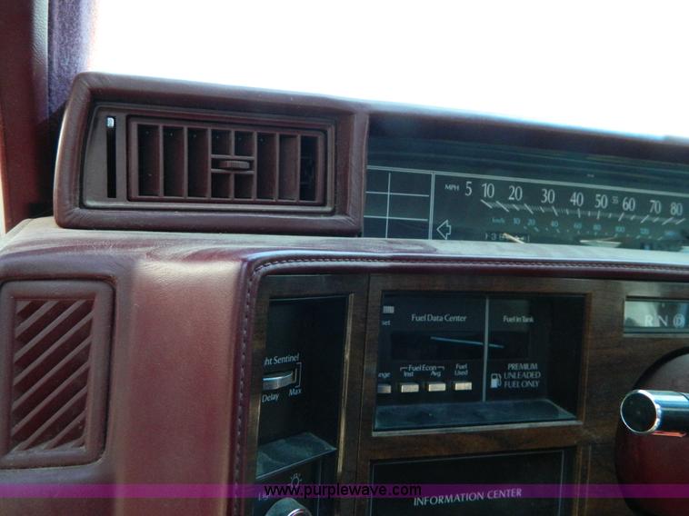 image for item D8926 1992 Cadillac DeVille