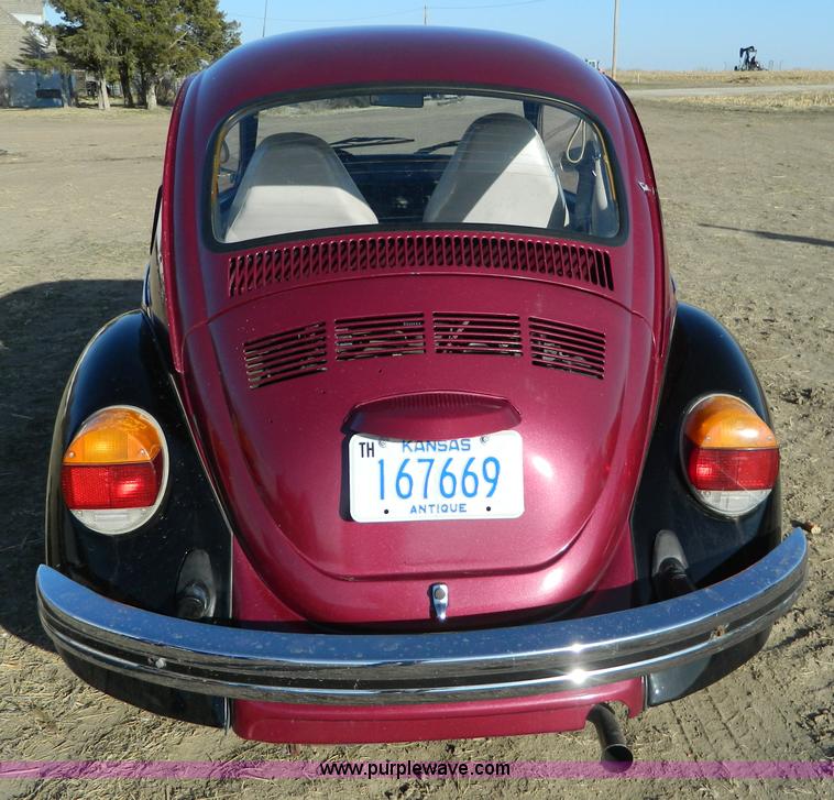 image for item E9465 1975 Volkswagen Super Beetle