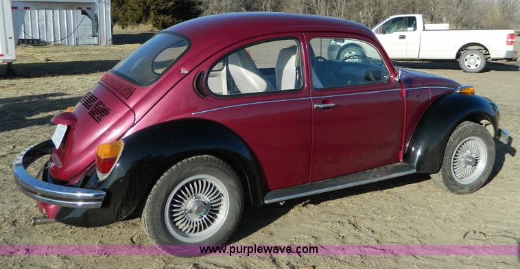 image for item E9465 1975 Volkswagen Super Beetle