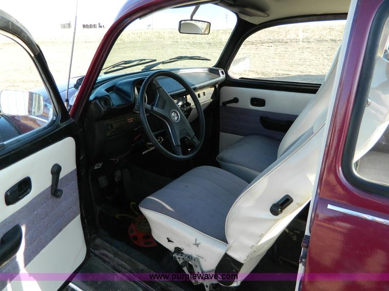 image for item E9465 1975 Volkswagen Super Beetle