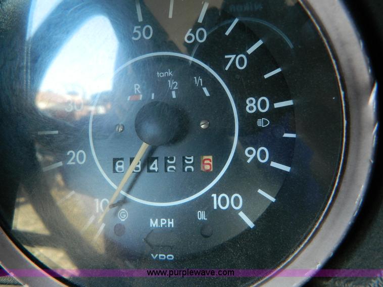 image for item E9465 1975 Volkswagen Super Beetle