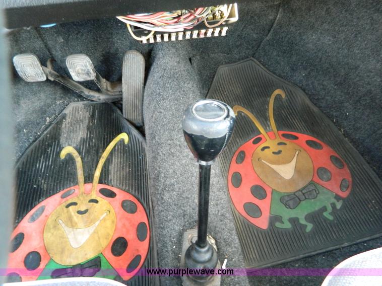 image for item E9465 1975 Volkswagen Super Beetle