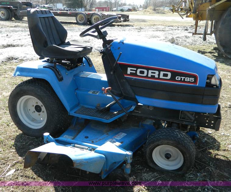 image for item E9469 Ford GT85 lawn mower