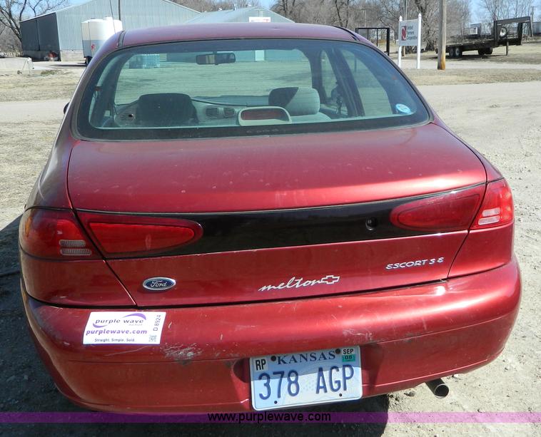 image for item E9484 1999 Ford Escort SE