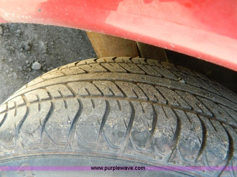 image for item E9484 1999 Ford Escort SE