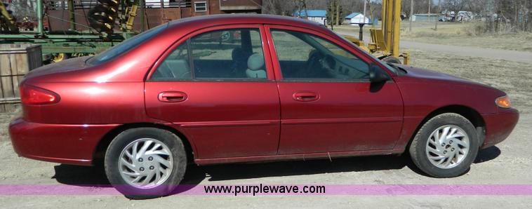 image for item E9484 1999 Ford Escort SE