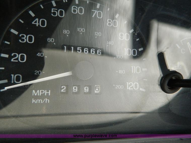 image for item E9484 1999 Ford Escort SE