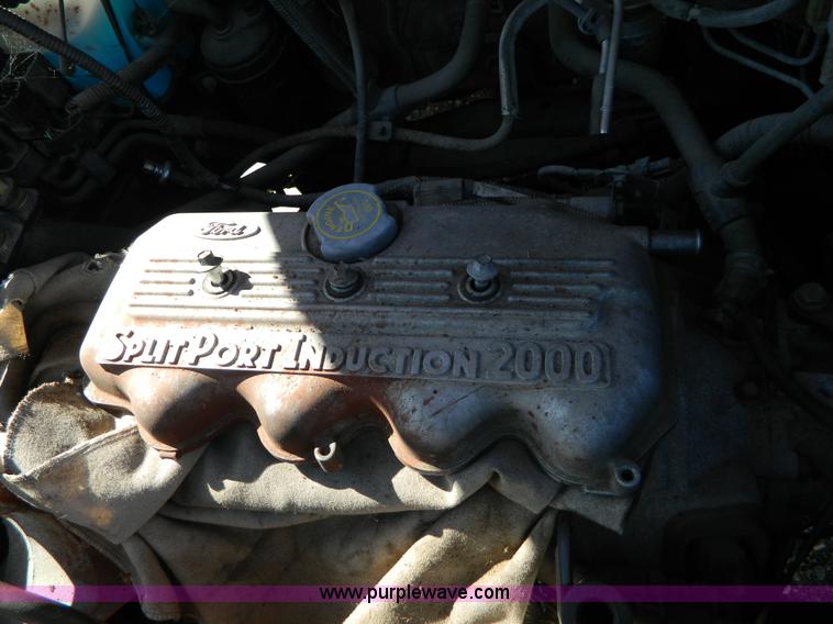 image for item E9484 1999 Ford Escort SE