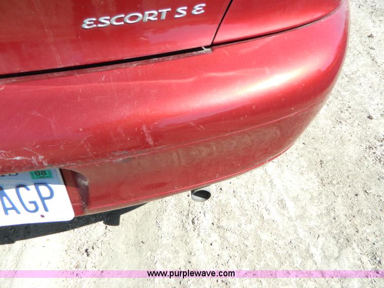 image for item E9484 1999 Ford Escort SE