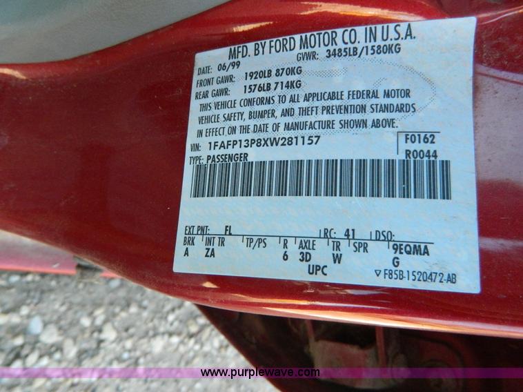 image for item E9484 1999 Ford Escort SE