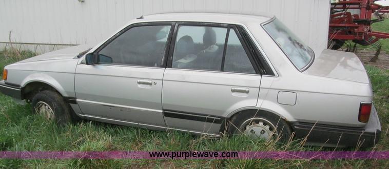 image for item G9466 1987 Mazda 323 LX