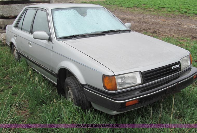 image for item G9466 1987 Mazda 323 LX