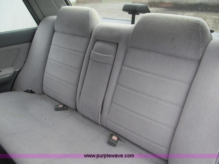 image for item G9466 1987 Mazda 323 LX