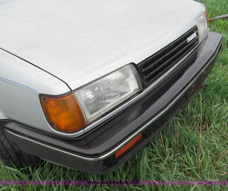 image for item G9466 1987 Mazda 323 LX