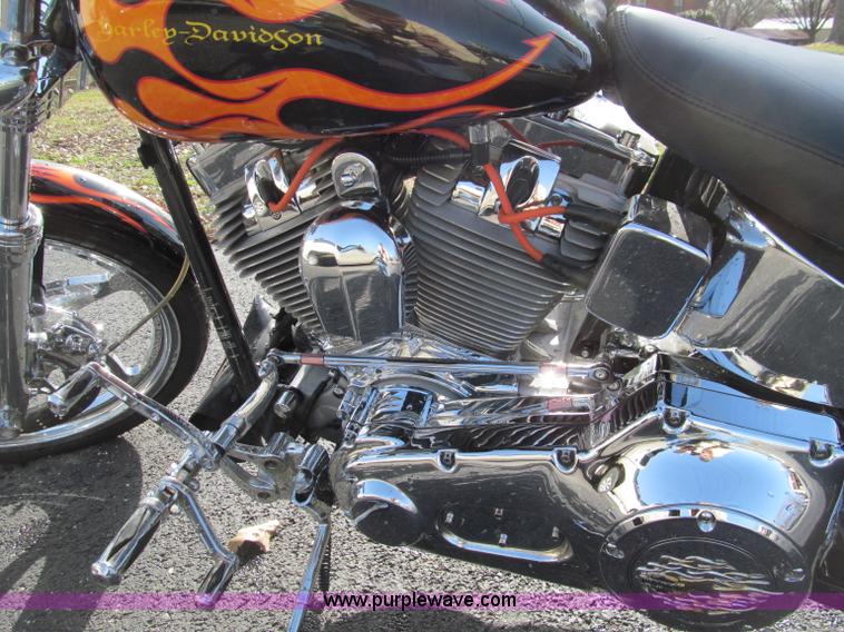 image for item J9293 2001 Harley-Davidson Softtail motorcycle